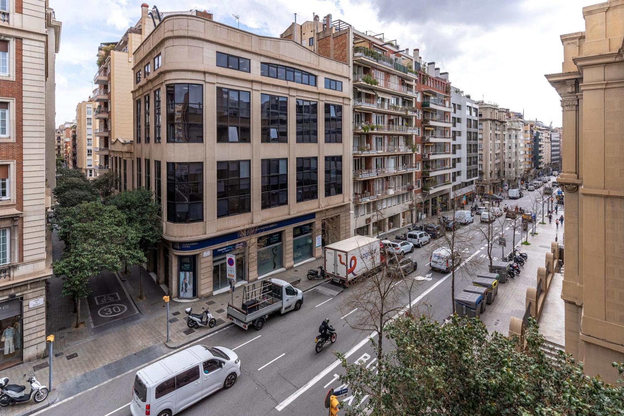 Centrico Apartamento Con Terraza Barcelona Bagian luar foto